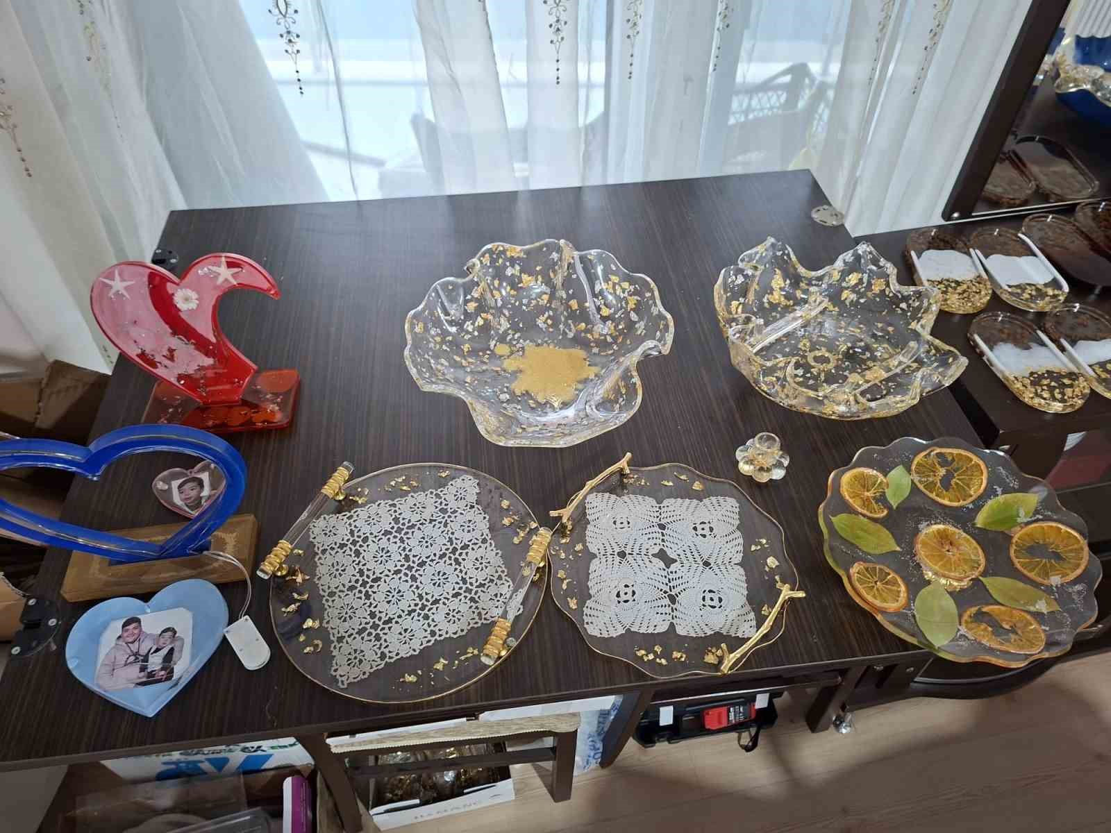 oglunun tedavi masraflari icin evini atolyeye cevirdi 2 zHfUY2sA