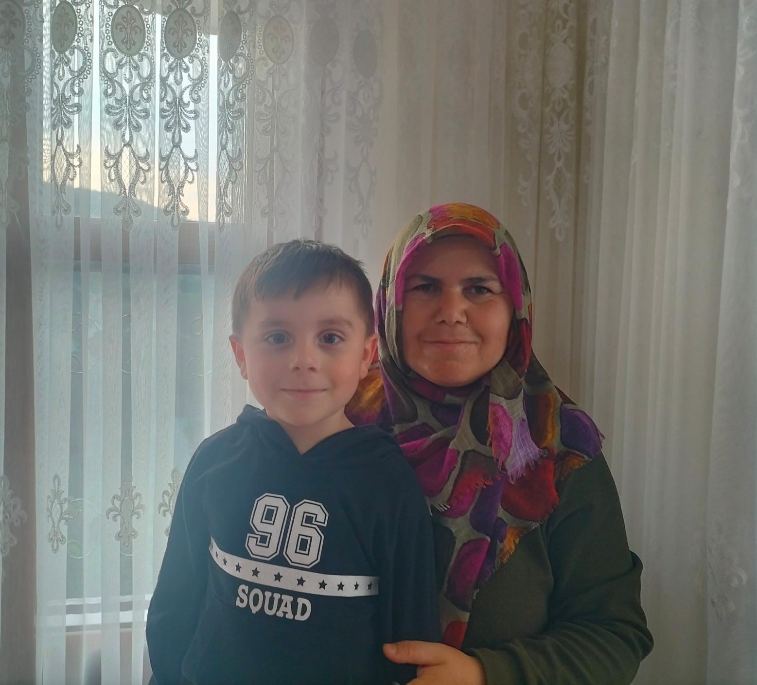 ogluyla birlikte kaybolan kadinin telefon sinyalinin alindigi bolgede arama calismalari suruyor 5 qOOrPVrp
