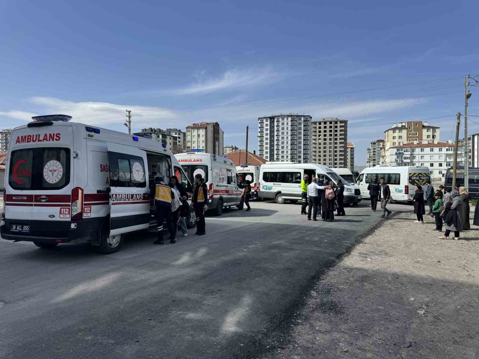 ogrenci ile rehabilitasyon servisi carpisti 5 yarali 0 5WI3CzmJ