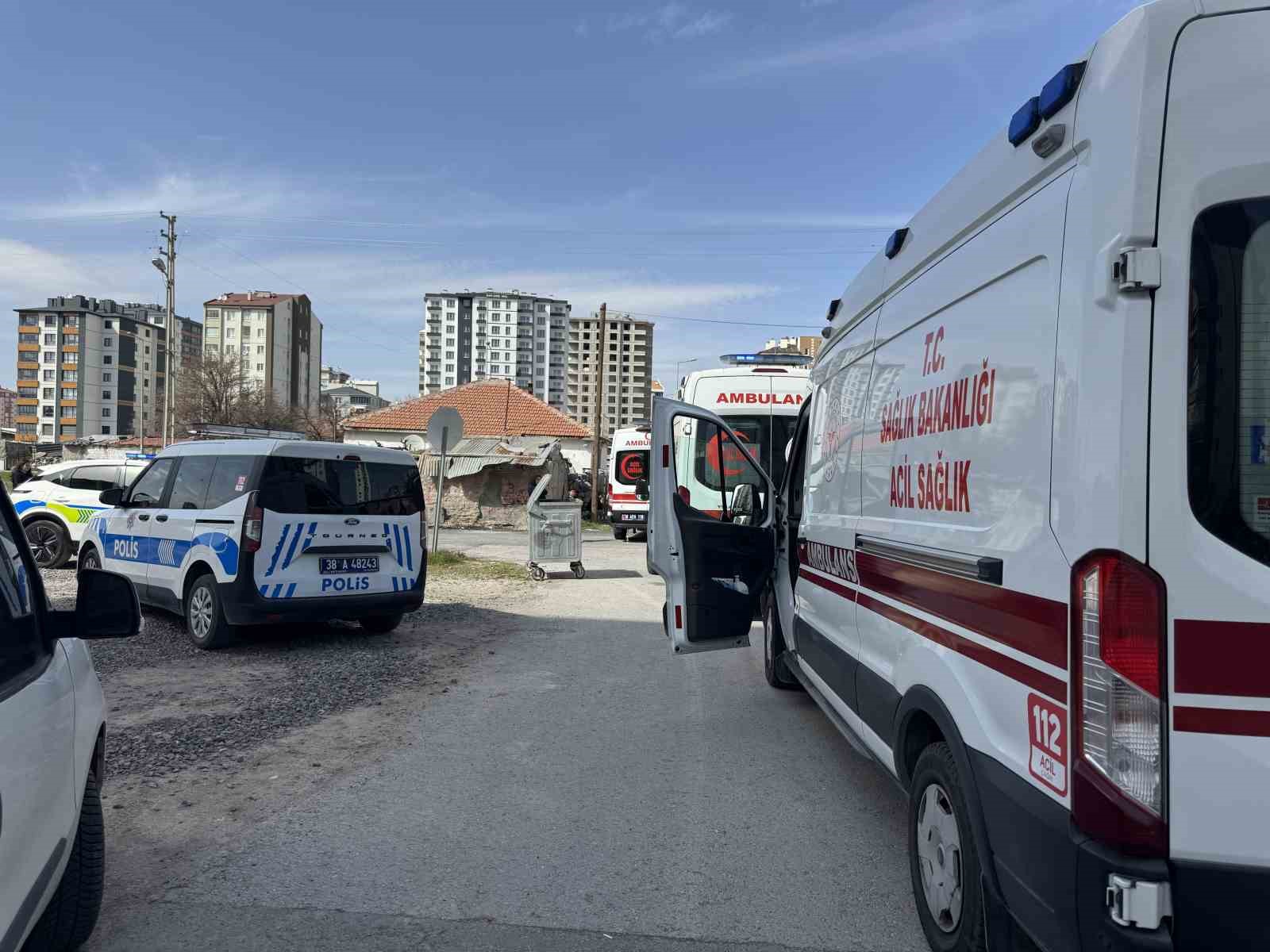 ogrenci ile rehabilitasyon servisi carpisti 5 yarali 1 HggKRqjG