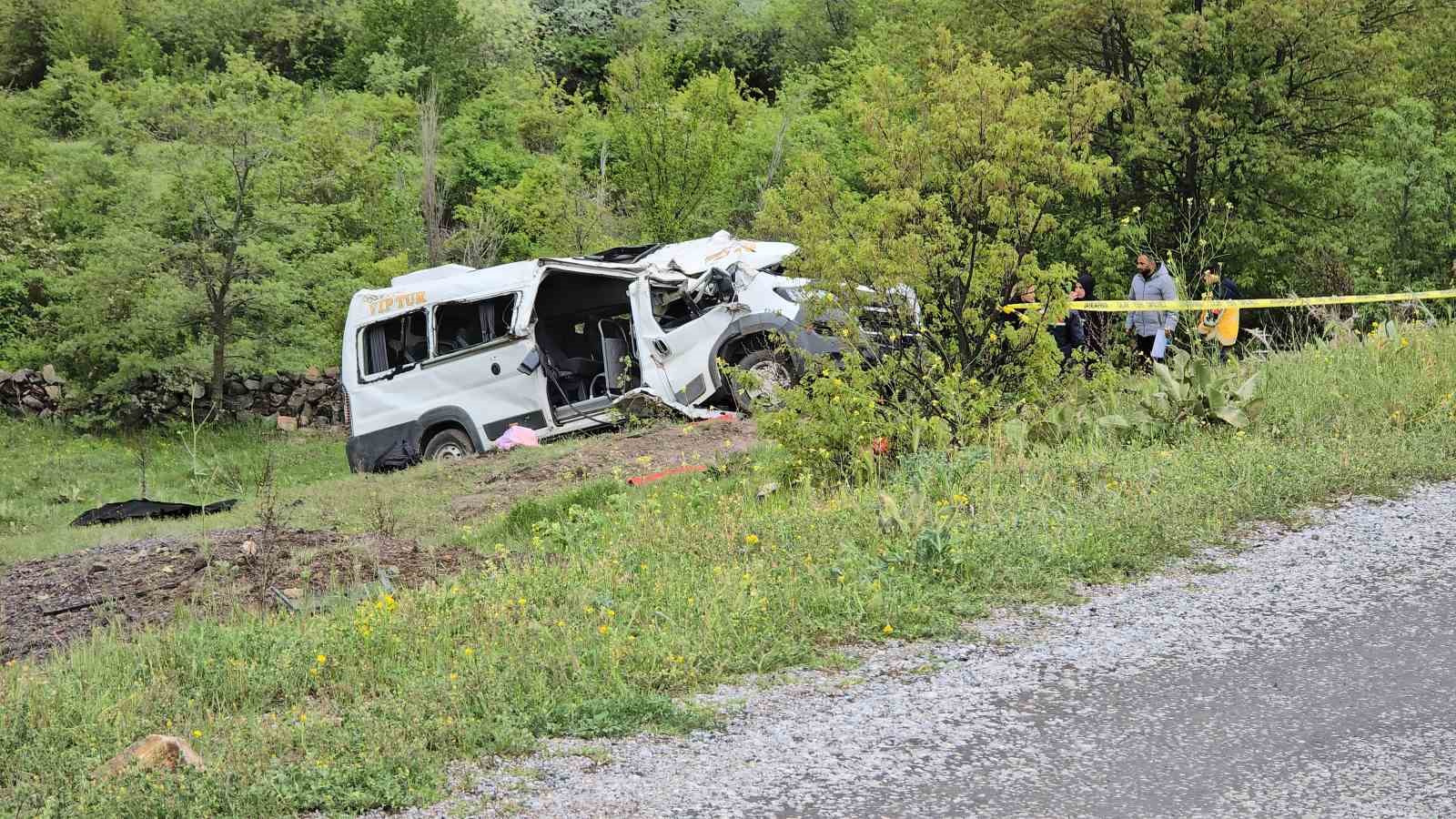 ogrenci servisi sarampole uctu 3 olu 7 yarali 0 gnRtHFiR