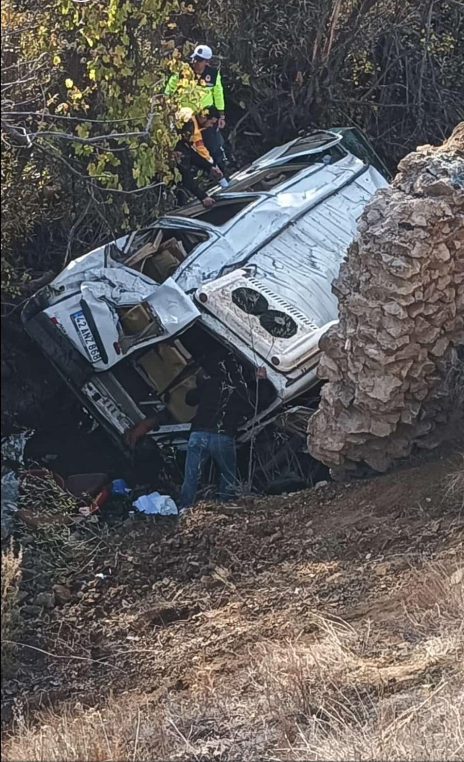 ogrenci servisi ucuruma yuvarlandi 14 yarali 5