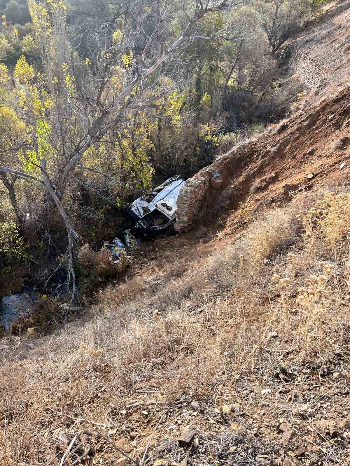 ogrenci servisi ucuruma yuvarlandi 14 yarali 6 1eQA7sr6