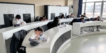 ogrenci-ve-velileri-sinav-heyecani-sardi-Ww5M4GzP.jpg