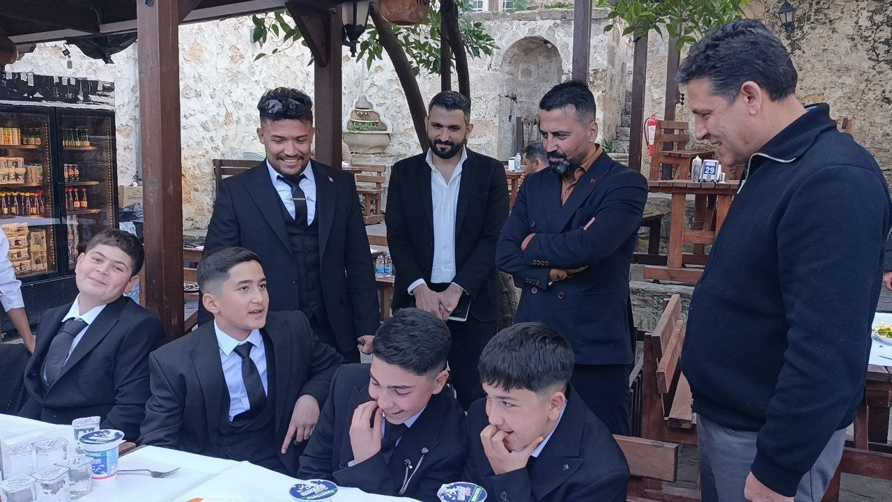 ogrenciler anvarzada zeybek oynadi 7 4aQYiOsk