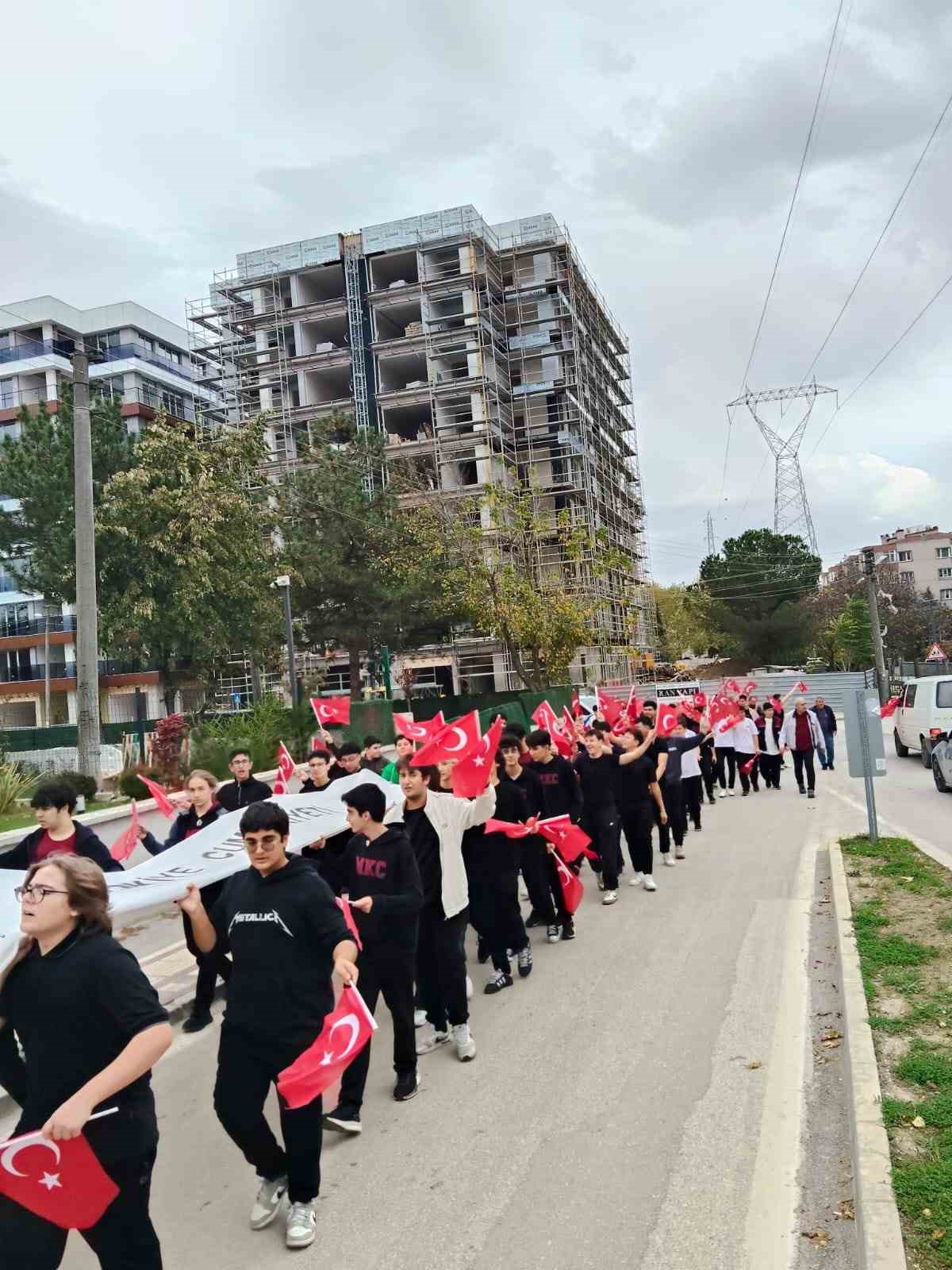 ogrenciler cumhuriyetin 102yilini cizdi 2 qS1RemOW