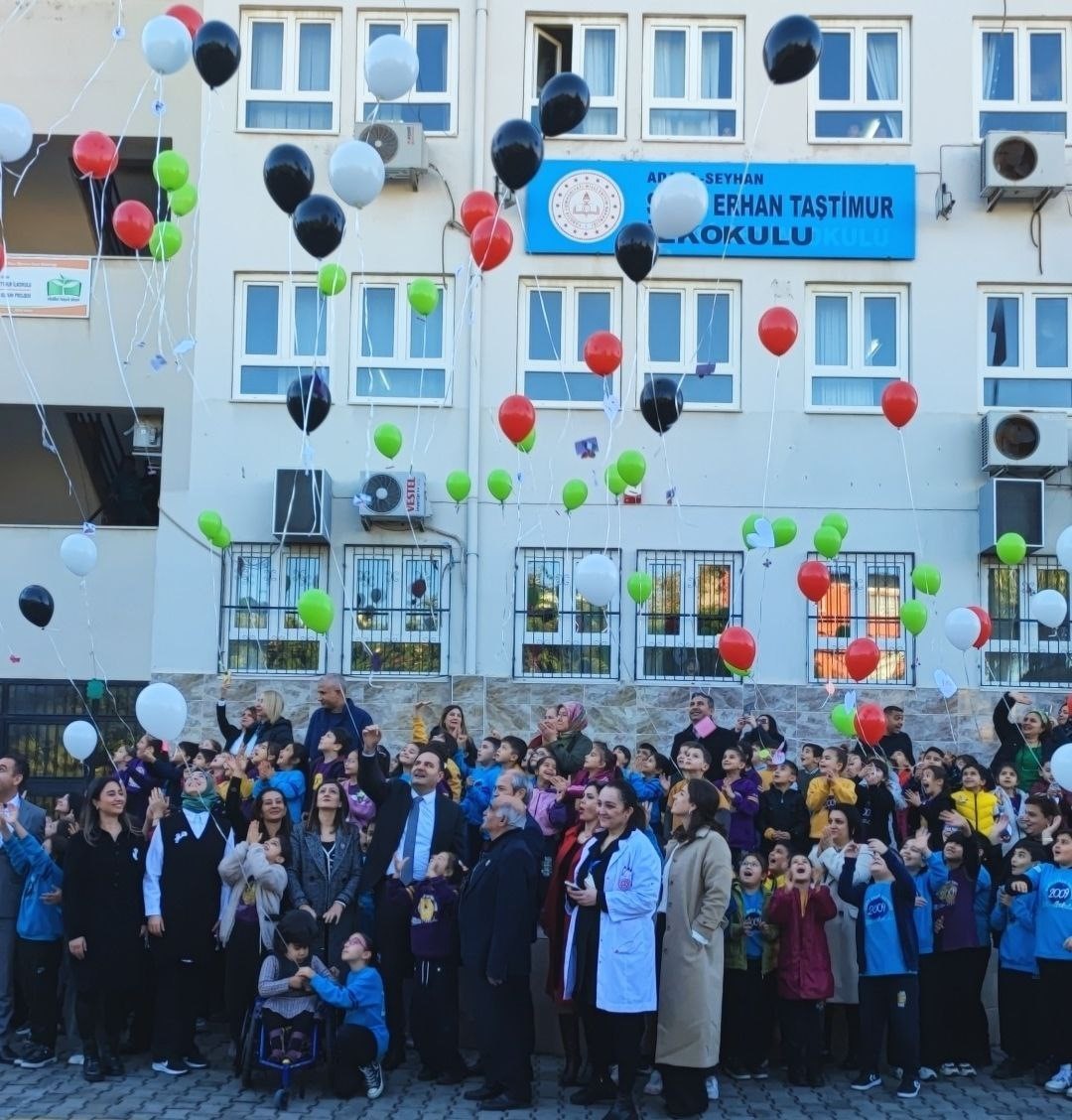 ogrenciler gazzeli cocuklar icin balonlari gokyuzune birakti 5 vuJ39ZcF