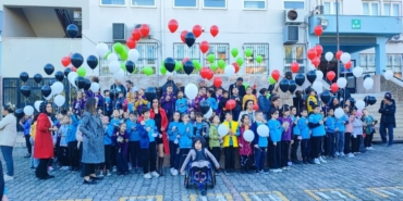 ogrenciler-gazzeli-cocuklar-icin-balonlari-gokyuzune-birakti-7YypJz29.jpg