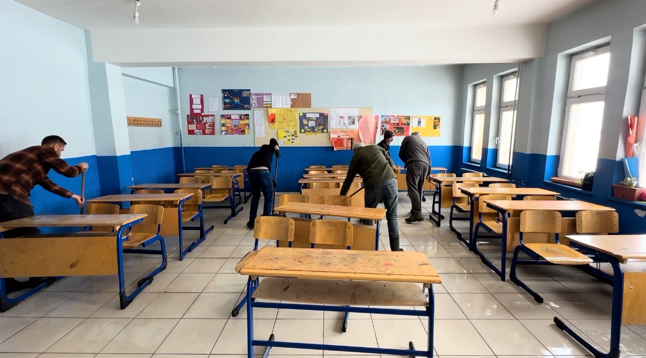 ogrenciler gelmeden hijyen seferberligi yuksekova ikinci doneme hazir 5 6CdZjyzJ