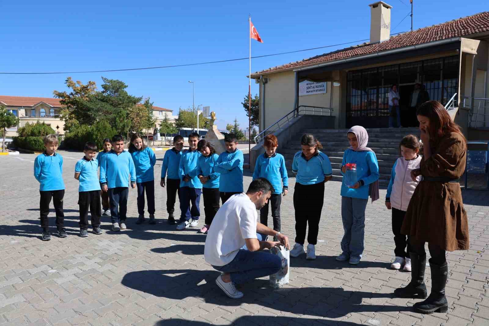 ogrenciler hem cevre bilincini hem hayvan sevgisini bir araya getirdi 4 AgTDh2h7