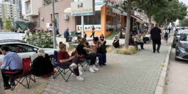 ogrenciler-iceride-veliler-disarida-ter-doktu-xJeWurgt.jpg