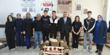 ogrenciler-ilcenin-gelenegini-okulda-yasatiyor-mD9bY1uZ.jpg