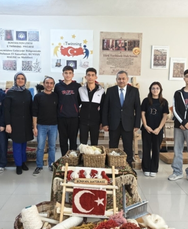 ogrenciler-ilcenin-gelenegini-okulda-yasatiyor-mD9bY1uZ.jpg