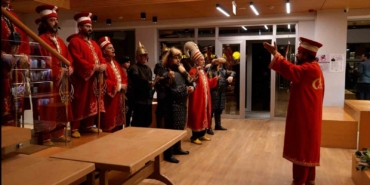 ogrenciler-marsla-girdi-mehterle-karsilandi-quviZM2i.jpg