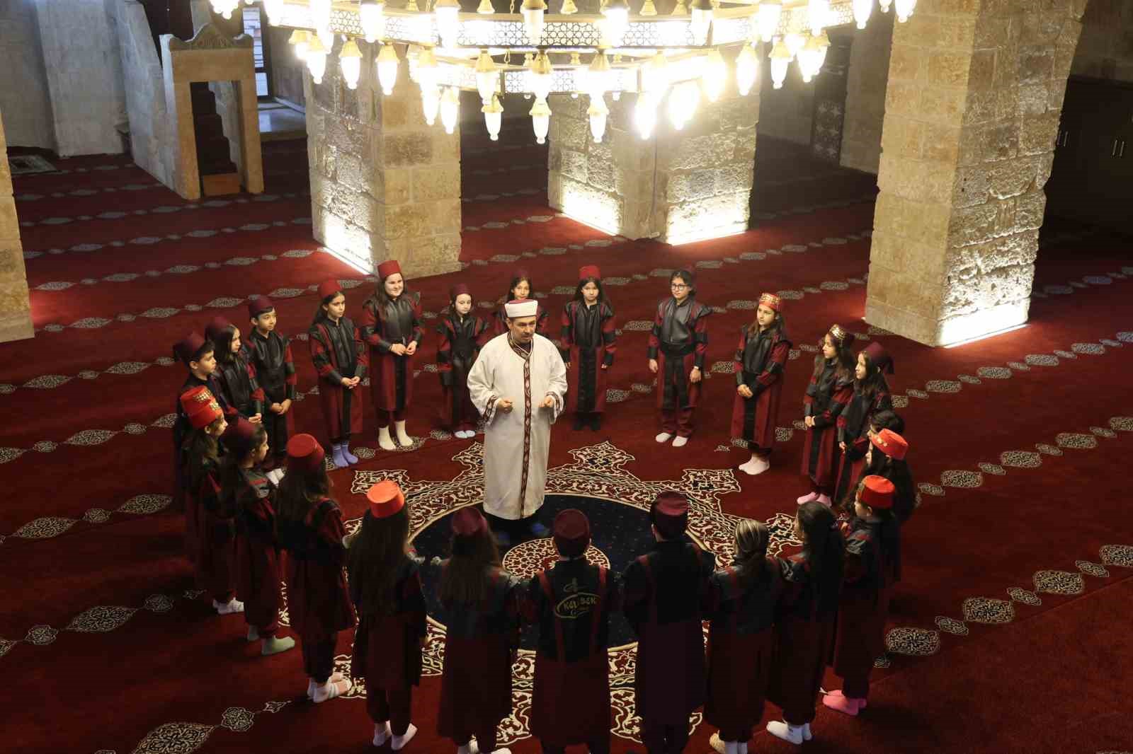 ogrenciler ramazan coskusunu sokaklara tasidi 0 GvdFkiKN
