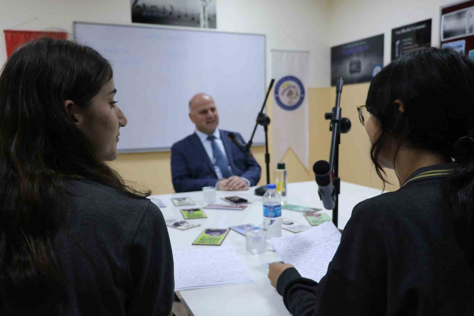 ogrenciler sinav stresini genc radyo ile asiyor 1 ag3dNdST