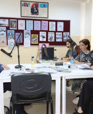 ogrenciler-sinav-stresini-genc-radyo-ile-asiyor-x2cpSLbi.jpg