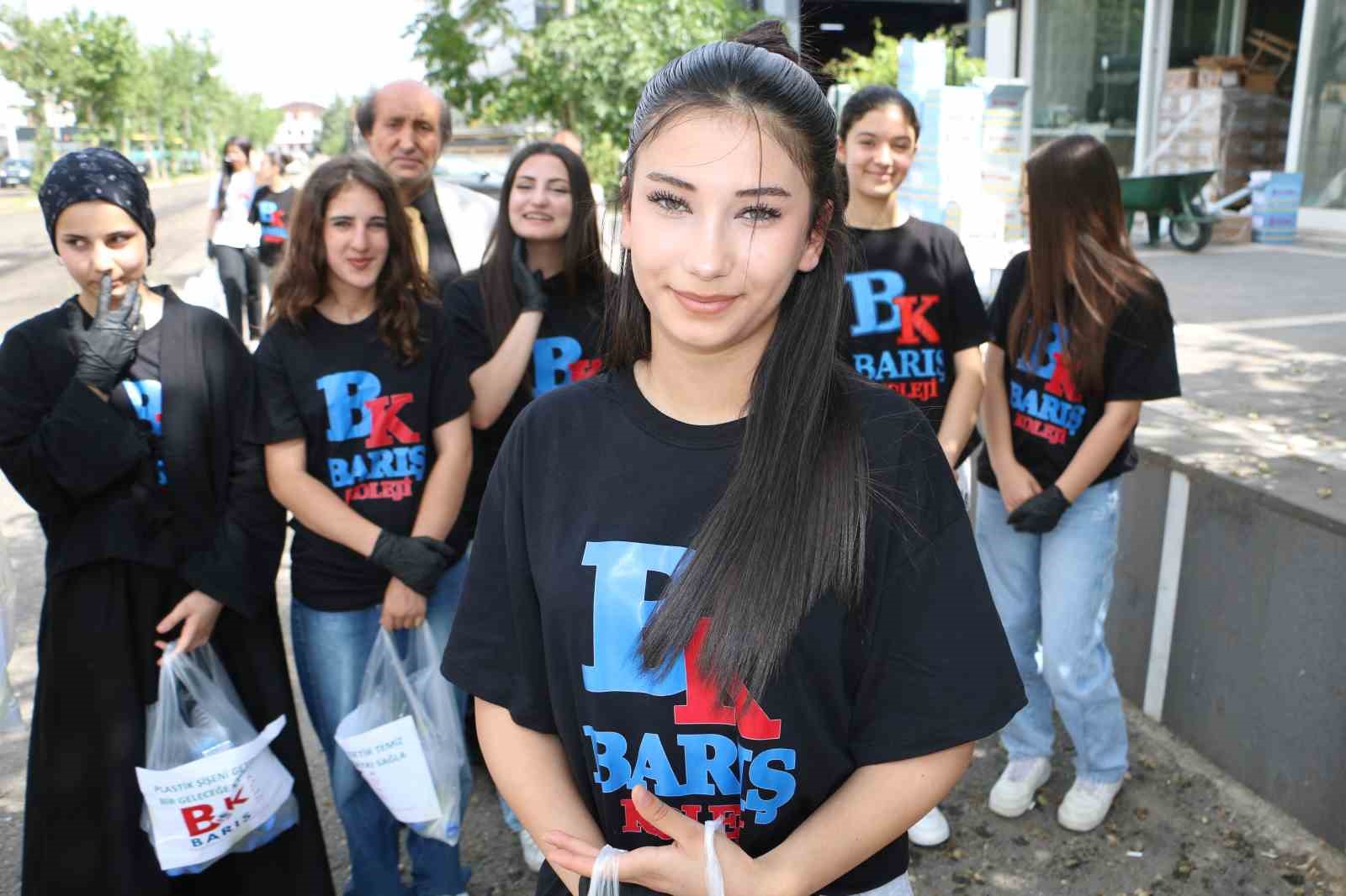 Öğrencilerden çevre duyarlılığı ve dayanışma örneği 5 ogrencilerden cevre duyarliligi ve dayanisma ornegi 1 8aLziI4T