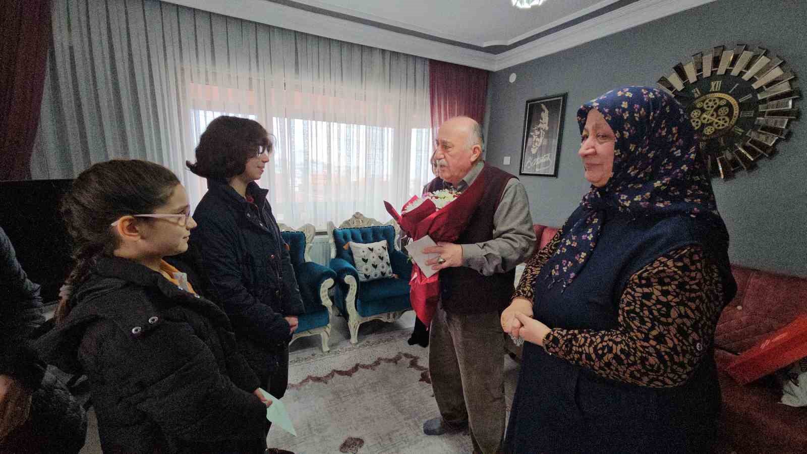 ogrencilerden sehit ailelerine vefa onlari unutmadigimizi gostermek istedik 5 Er1Z7jXf