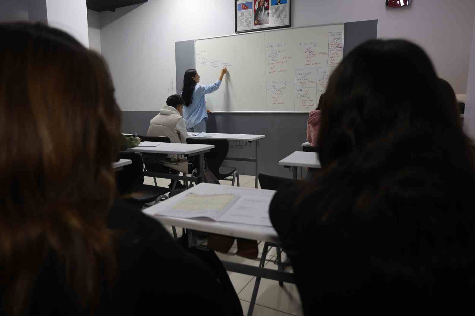 Öğrencilere tatili ekran bağımlılığı yerine fırsata çevirin tavsiyesi 7 ogrencilere tatili ekran bagimliligi yerine firsata cevirin tavsiyesi 3 MJjaDIPX