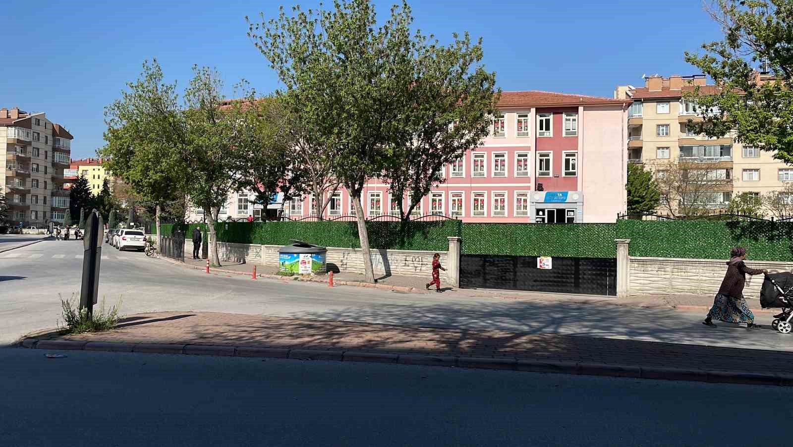 ogrencilere yonelik kullanilan firca sapi silah sayildi 1 ppLXA6rT