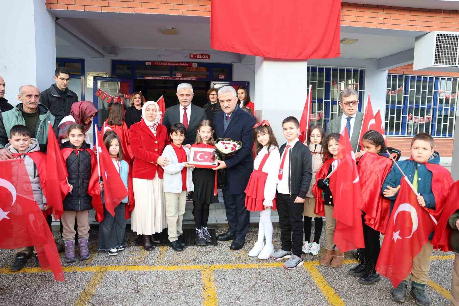 ogrencilerin bayrak sevgisi dikkat cekti 4 Sc5eAE9i