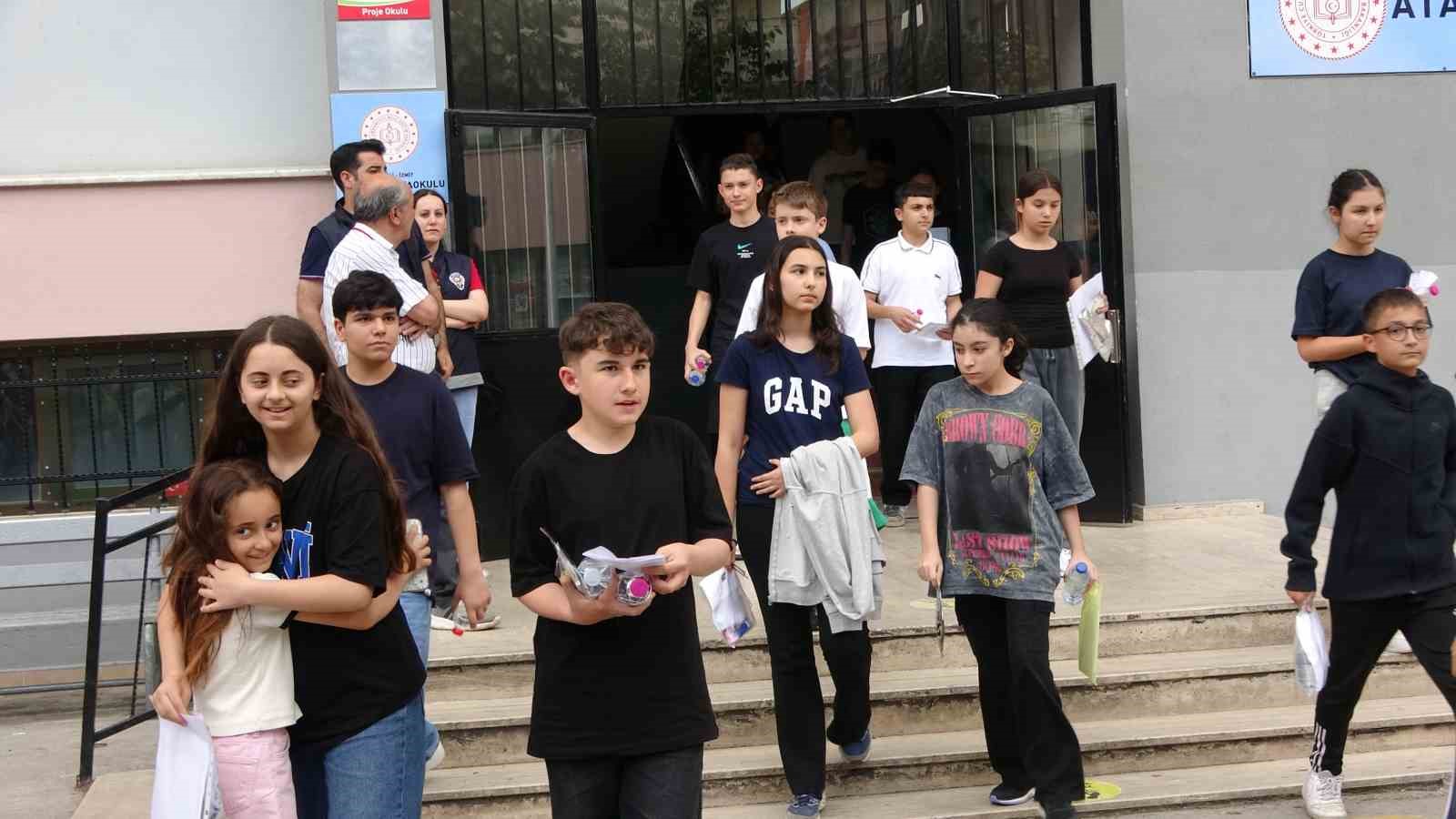 Öğrencilerin sınav heyecanı sona erdi: "En zorlu LGS’ydi" 4 ogrencilerin sinav heyecani sona erdi en zorlu lgsydi 0 wYuy9a4a