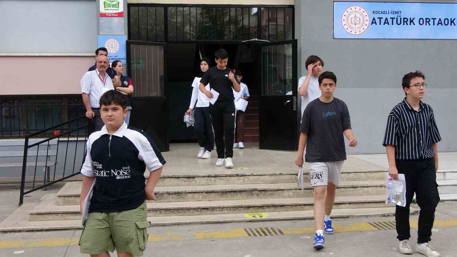 Öğrencilerin sınav heyecanı sona erdi: "En zorlu LGS’ydi" 8 ogrencilerin sinav heyecani sona erdi en zorlu lgsydi 4 YzjOYGfI