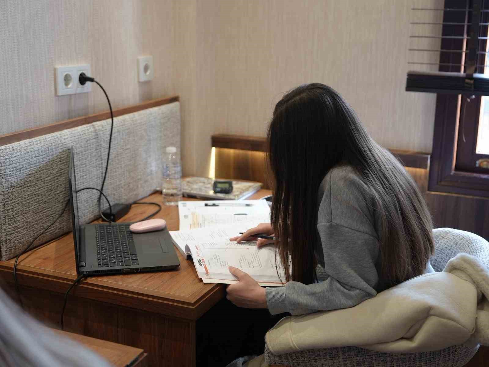 ogrencilerin yeni mekani yahya kemal kitap kosku oldu 1 zhD3P3Ed
