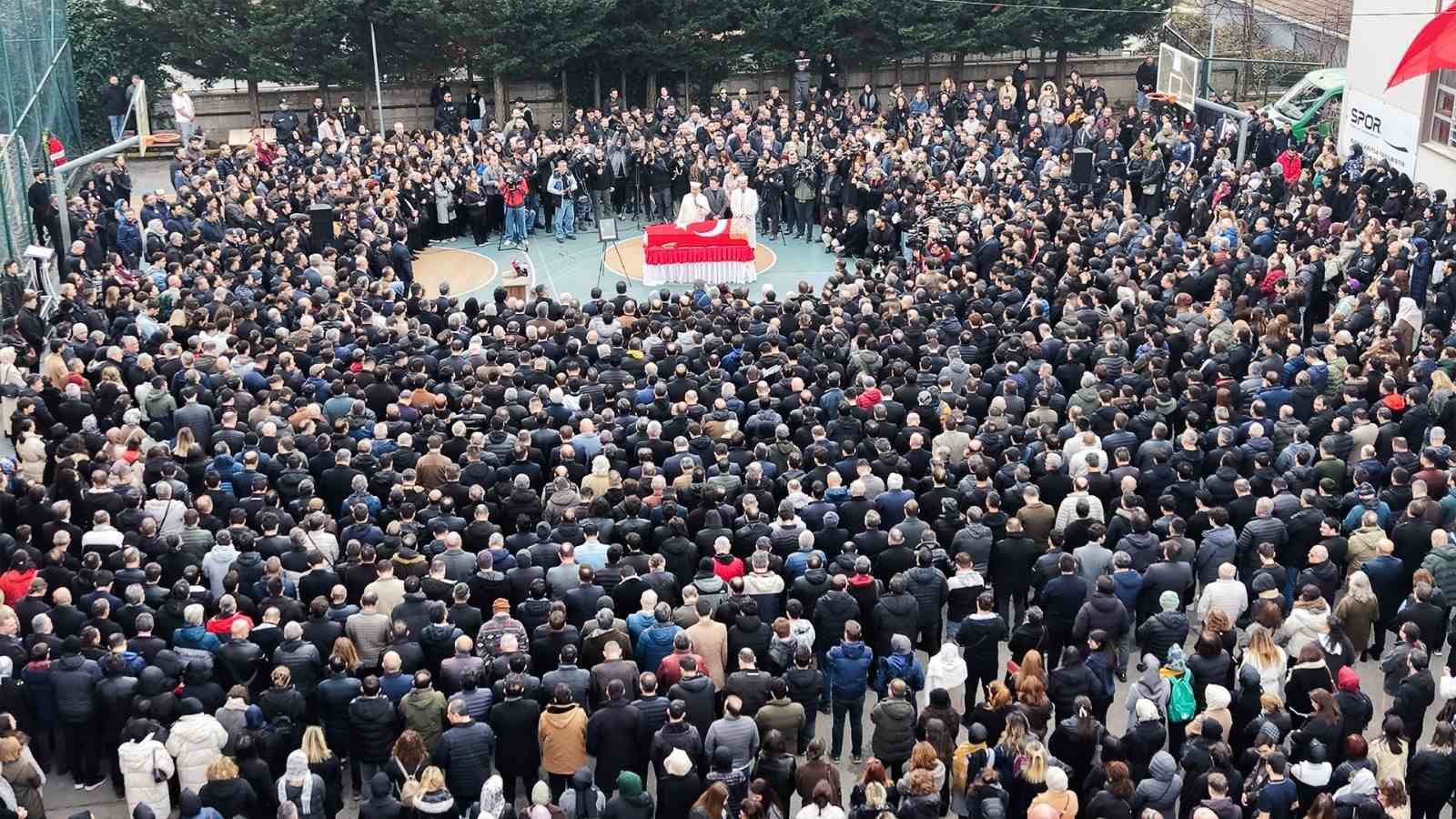 ogrencisi tarafindan oldurulen fatma nur ogretmenin anma toreni havadan goruntulendi 1 GZh2CrL6