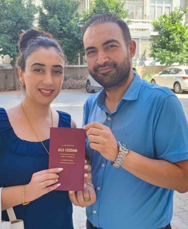ogretmen-cift-dolmusu-gelin-arabasi-yapti-wLEWcfca.jpg