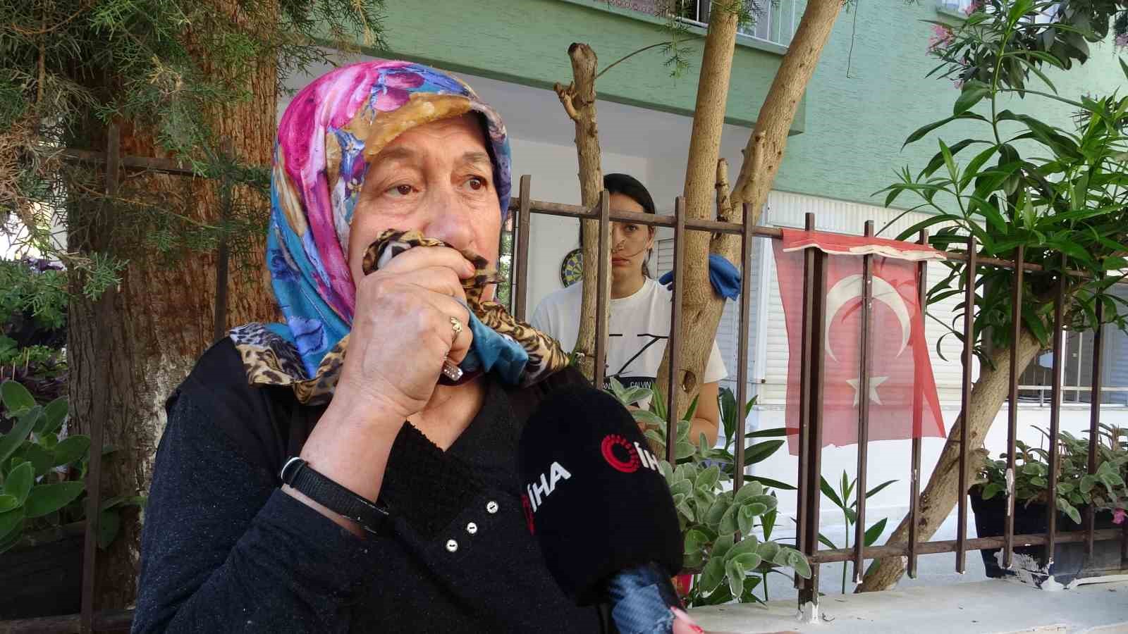 Öğretmen çiftin evinden çıkan cenazeler gözyaşları arasında morga kaldırıldı 8 ogretmen ciftin evinden cikan cenazeler gozyaslari arasinda morga kaldirildi 4 w83J6zH9