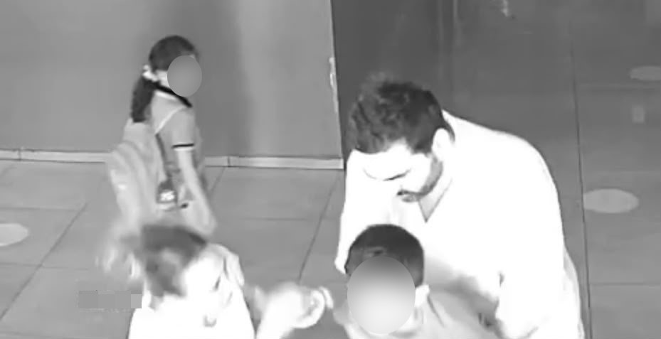 Öğretmen, heimlich manevrası ile öğrencisinin hayatını kurtardı 4 ogretmen heimlich manevrasi ile ogrencisinin hayatini kurtardi 0 tOGnfXvm