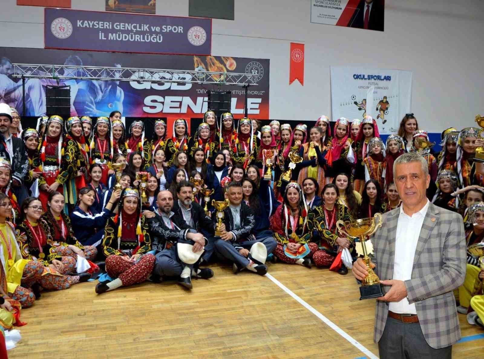 ogretmen ogretmenlere ders verdi turkiyede ilki gerceklestirdi 1 TIwrMsQC