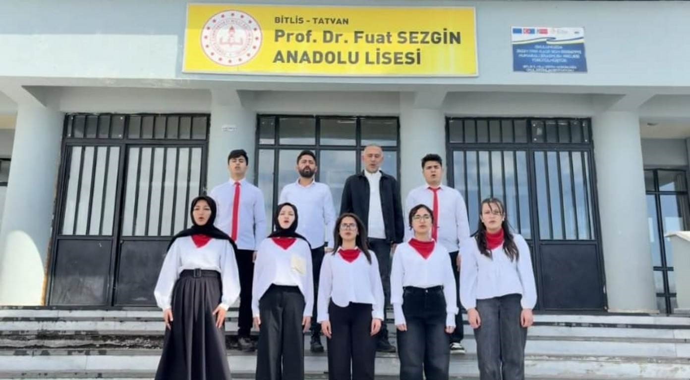 ogretmen ve ogrencilerden anlamli canakkale zaferi klibi 0 61qiG29v