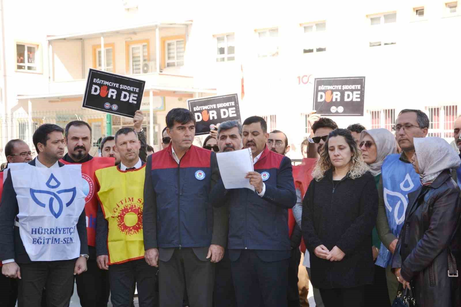 ogretmene tehdit iddiasi sendikalari birlestirdi 2 Jh1haGrb