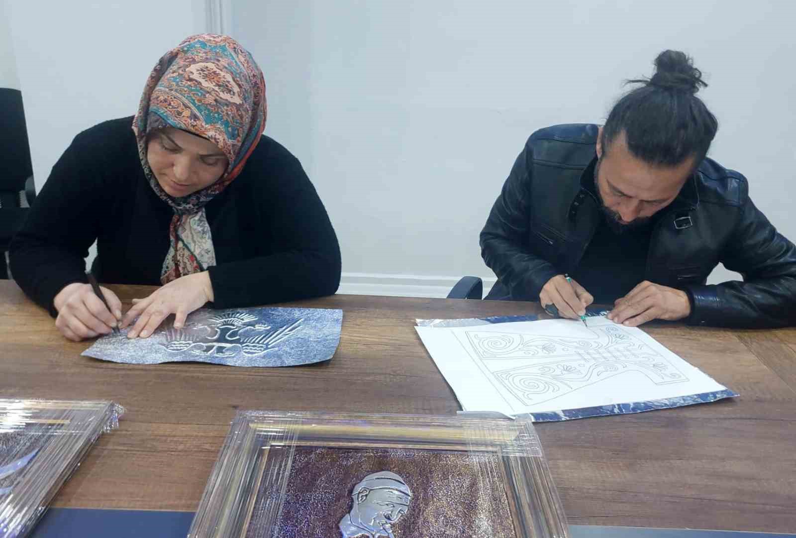 ogretmenevini once rolyef kursuna sonra sergi salonuna donusturduler 2 renQTPf1