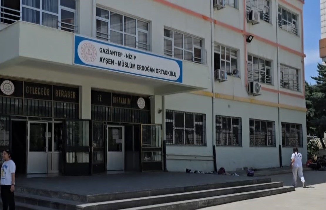 ogretmenin heimlich manevrasi ogrencinin hayatini kurtardi 2 tjreyCur