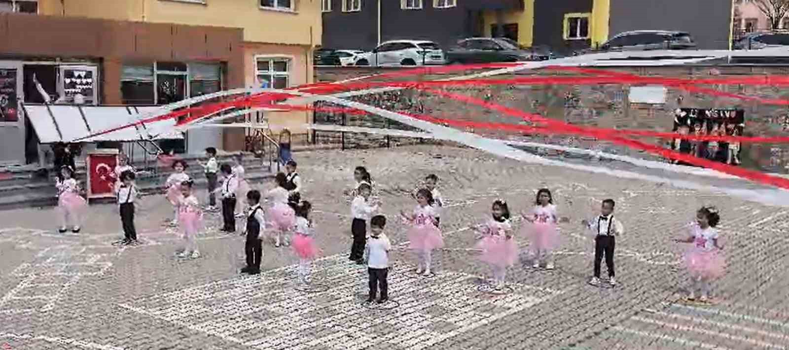 ogretmenin uzerine tabela dustu 0 dyOjz4ej
