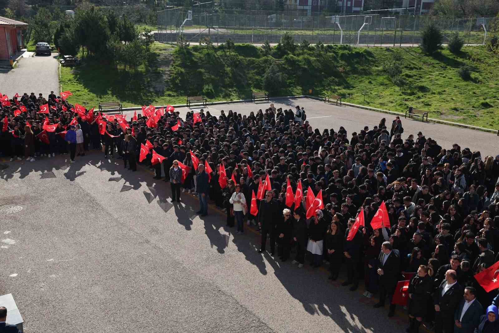 ogretmenler 81 ilde bayraklarla ders basi yapti 2 TzgQVZMk