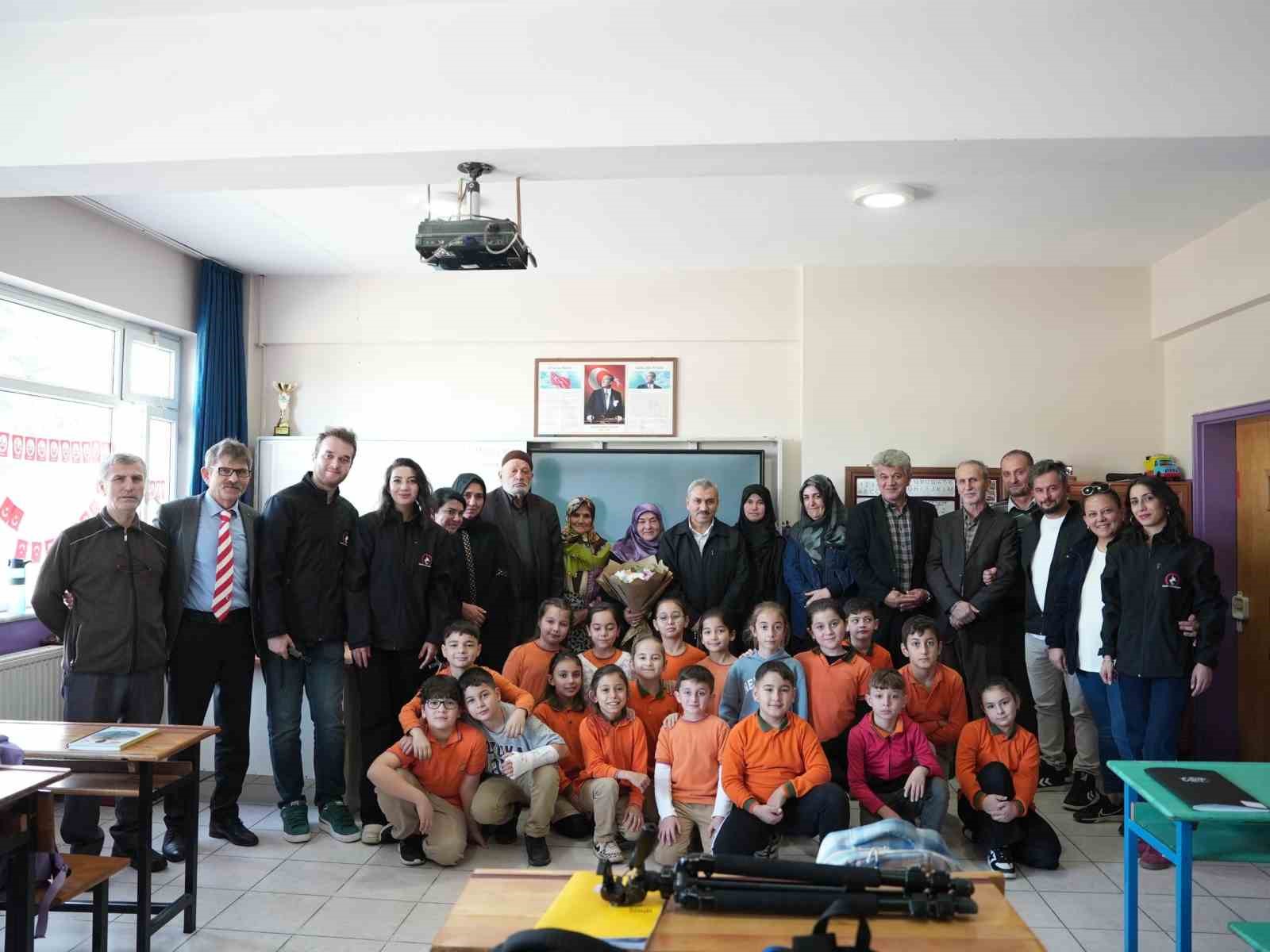 ogretmenler gununde duzce belediyesinden anlamli kutlama 0 E9A5XvBl