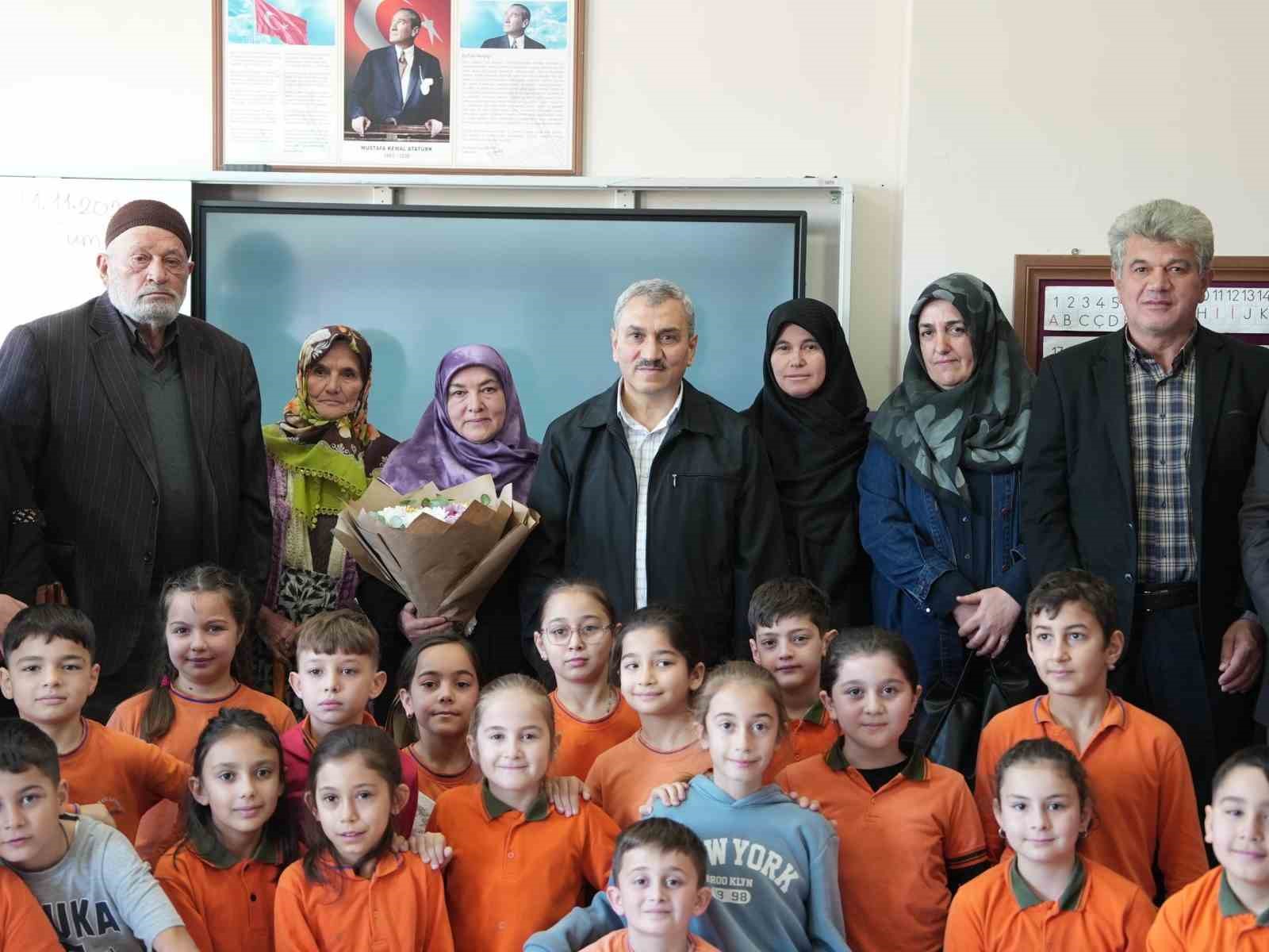 ogretmenler gununde duzce belediyesinden anlamli kutlama 5 IdSVGysC