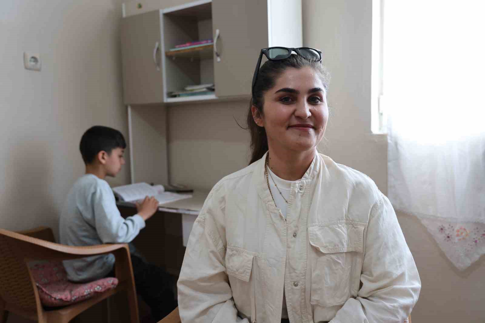ogretmenlerin saha calismasinda tanistigi ozel ihtiyacli zeynel evinde aldigi egitim destegiyle yalniz birakilmiyor 3 C8awAAPn