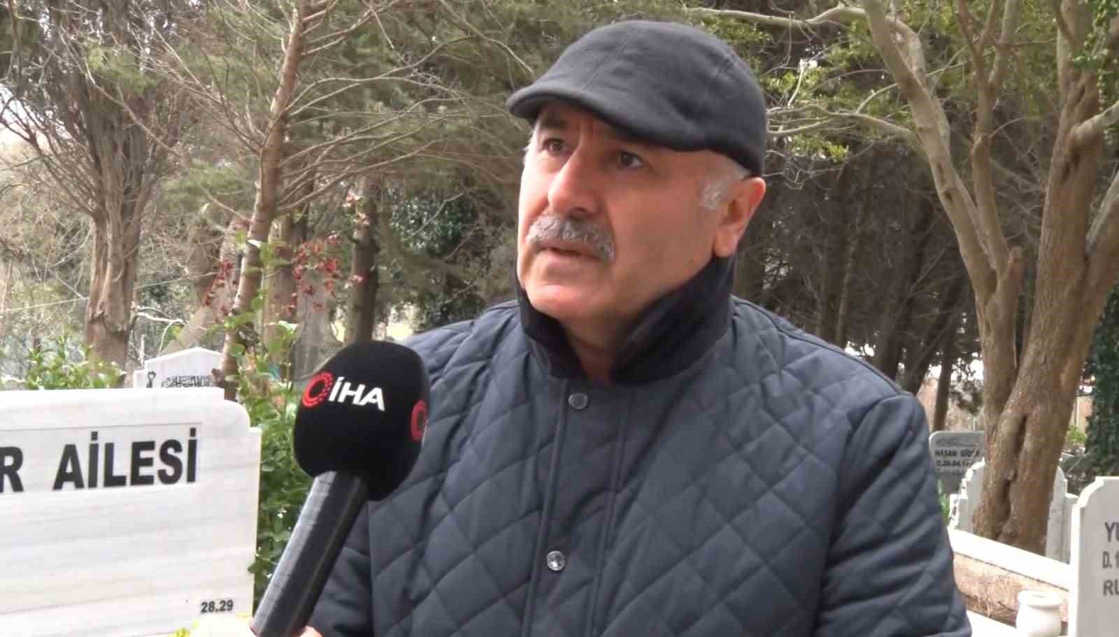 oguz murat acinin mezarini ziyaret eden baba ozer aci bu besinci bayram elimizi opecek hgrO1XNn
