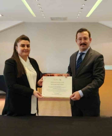 oka-kadin-girisimciligini-destekleyen-calismalariyla-odul-aldi-OecT5cOM.jpg