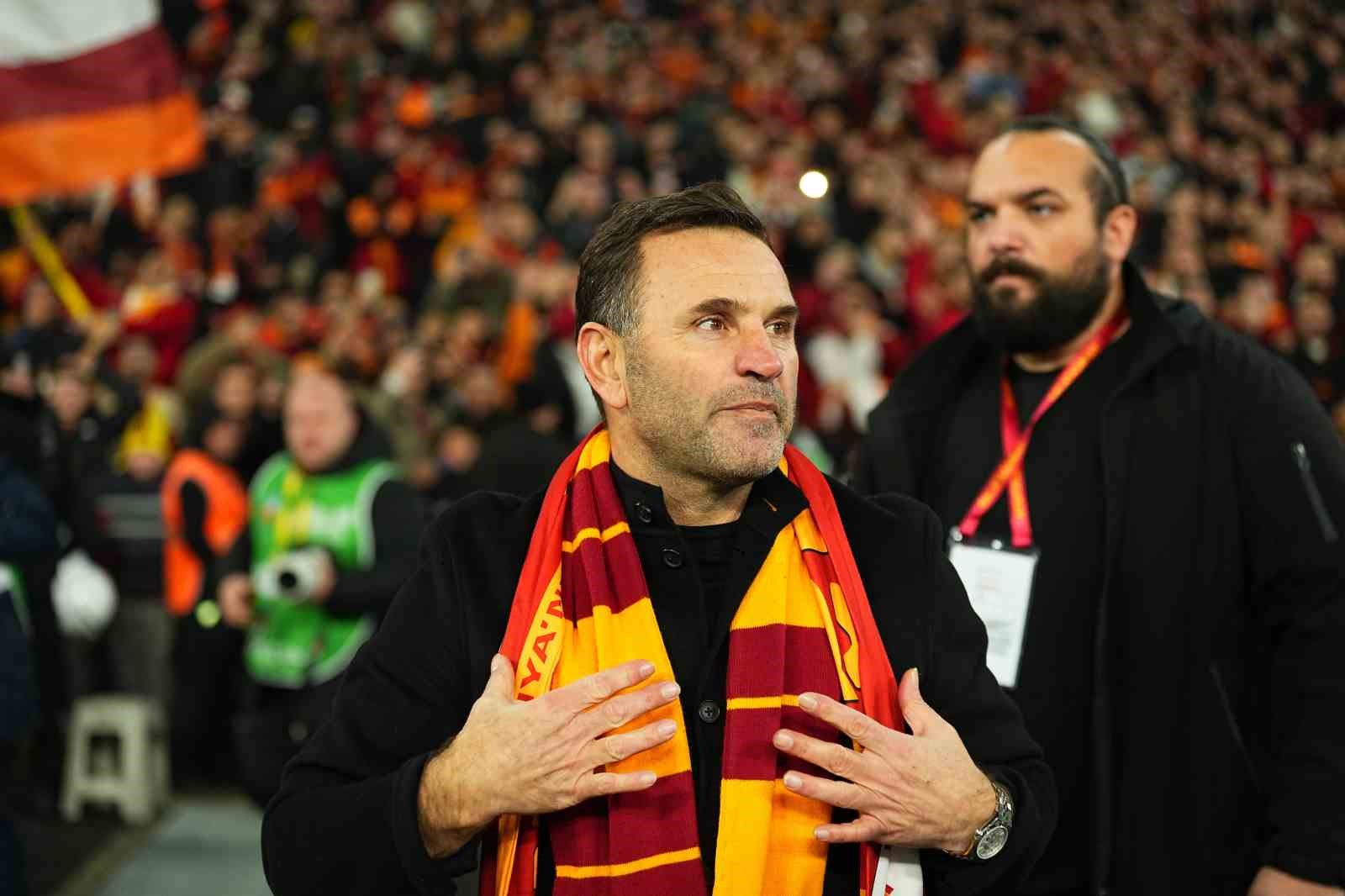 okan buruk taraftarlara 3lu cektirdi 8 NGkbur1z