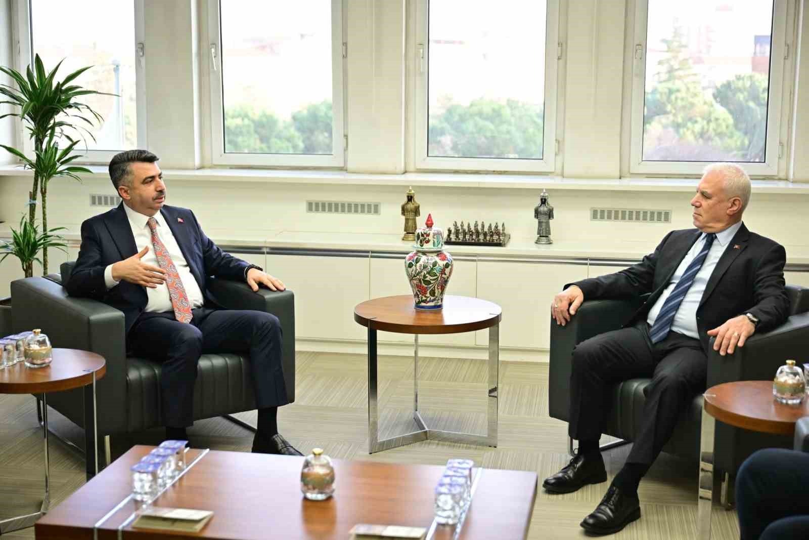 oktay yilmazdan sert tepki bu saldiri demokratik degerlere aykiridir 0 CJvETPeI