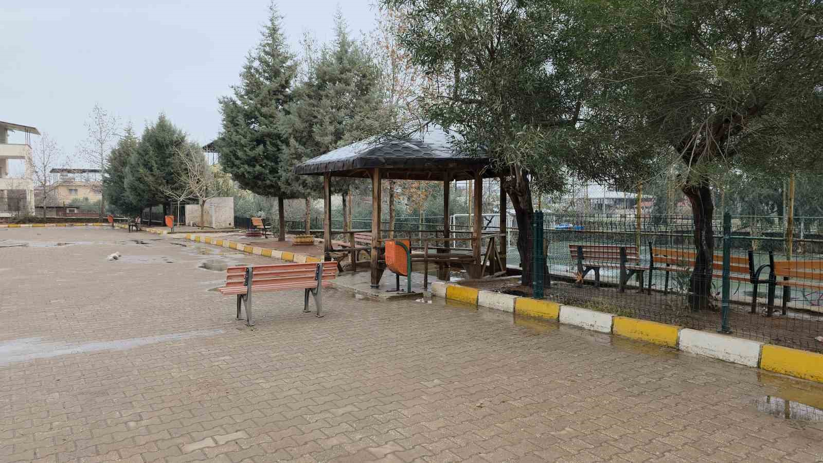 okul bahcesinde 17 yasindaki cocugun cansiz bedeni bulundu 2 E4TAMGT6