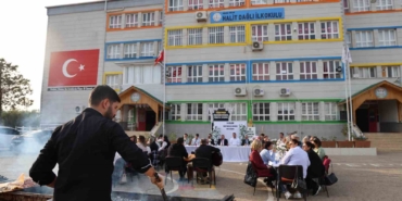 okul-bahcesinde-adana-usulu-ogretmenler-gunu-kutlamasi-kSibKMmv.jpg