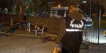 okul-bahcesindeki-korkunc-cinayet-evladim-oglunun-gozu-onunde-hunharca-katledildi-PmYG9EEw.jpg